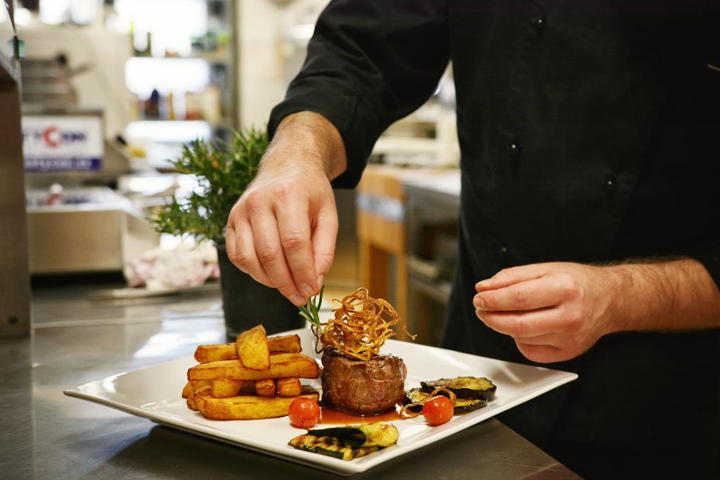 Barock Restaurant & Pension Topoľčany 외부 사진