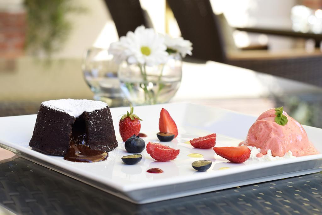 Barock Restaurant & Pension Topoľčany 외부 사진