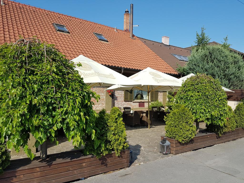 Barock Restaurant & Pension Topoľčany 외부 사진